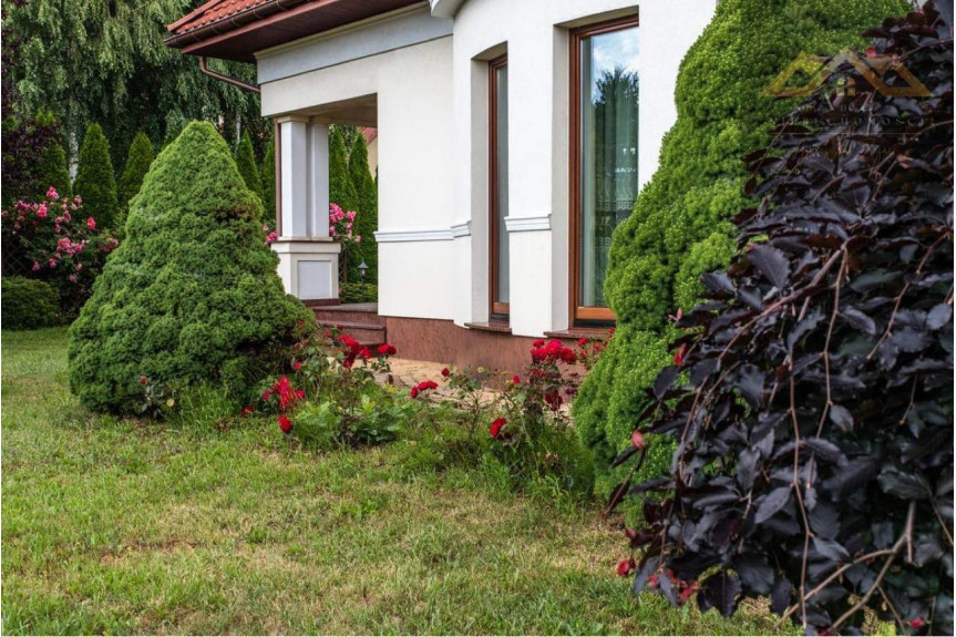 tarnowski, Tarnów, Koszyce Małe, Rezydencja z wyposażeniem