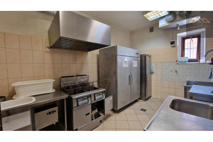 Tarn&oacute;w, Gotowy lokal pod działalność gastronomiczną, gotowy z zapleczem kuchennym, witryny