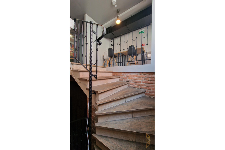 Tarn&oacute;w, Gotowy lokal pod działalność gastronomiczną, gotowy z zapleczem kuchennym, witryny