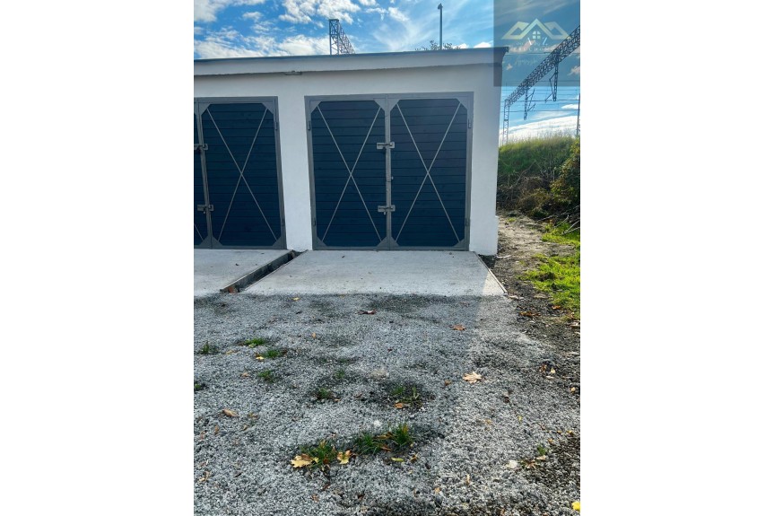 Tarn&oacute;w, Strusina, Jana Kochanowskiego, Garaż po remoncie w Tarnowie