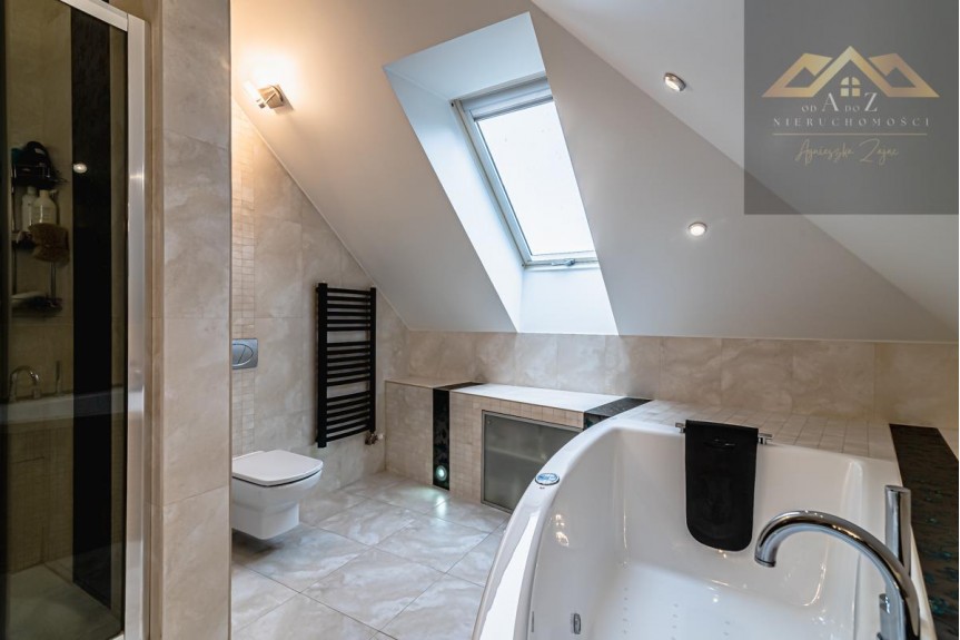 tarnowski, Tuch&oacute;w, Piotrkowice, Wyjątkowo położ&oacute;na willa podmiejska