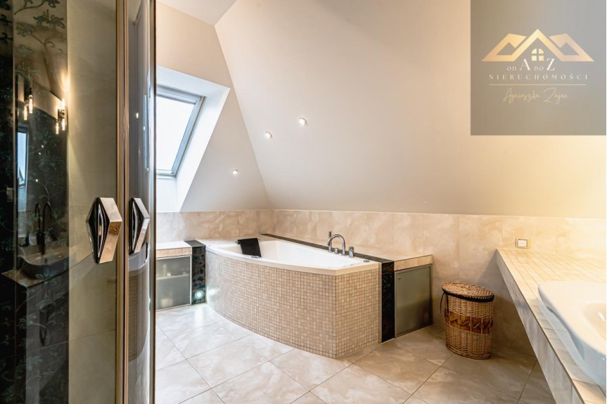 tarnowski, Tuch&oacute;w, Piotrkowice, Wyjątkowo położ&oacute;na willa podmiejska