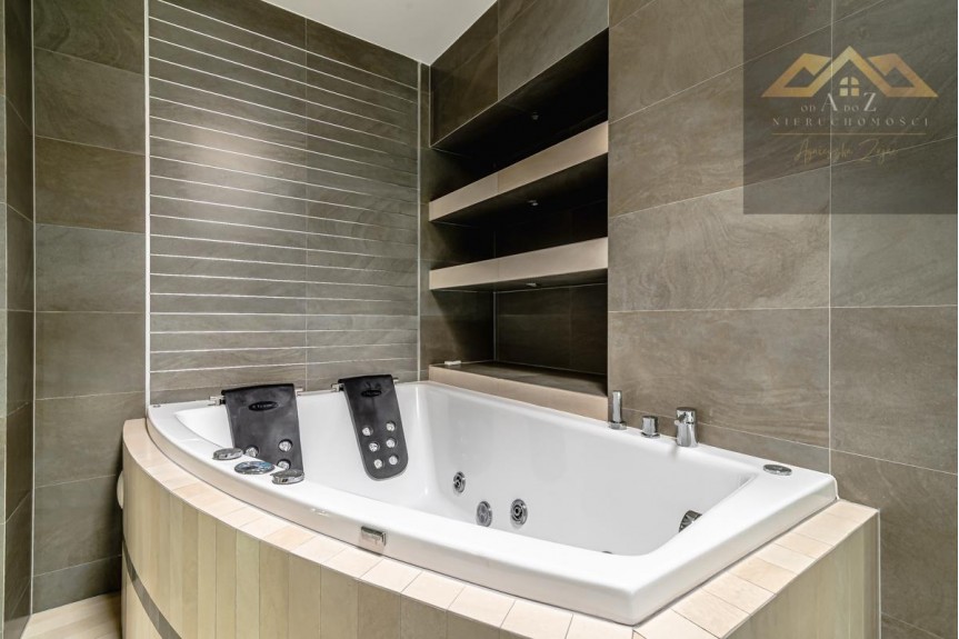 tarnowski, Tuch&oacute;w, Piotrkowice, Wyjątkowo położ&oacute;na willa podmiejska