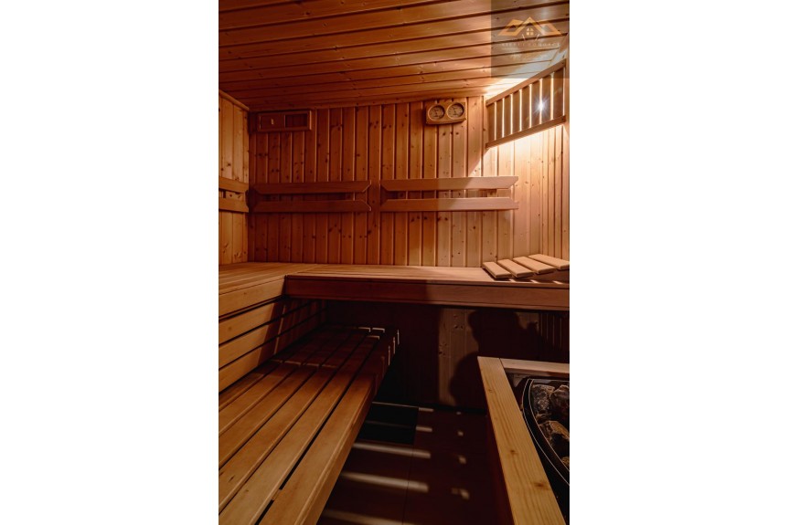 tarnowski, Tuch&oacute;w, Piotrkowice, Wyjątkowo położ&oacute;na willa podmiejska