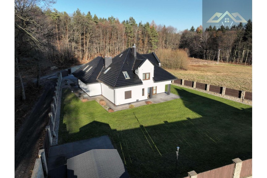 tarnowski, Tuch&oacute;w, Piotrkowice, Wyjątkowo położ&oacute;na willa podmiejska