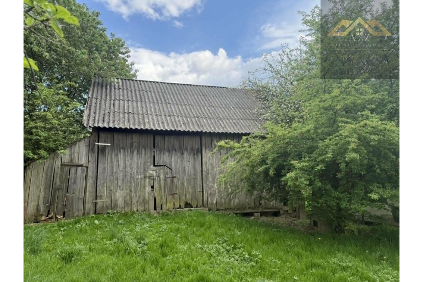 tarnowski, Skrzysz&oacute;w, Łękawica, Budynek mieszkalny wraz ze stodołą, położony z dala od zabudowań