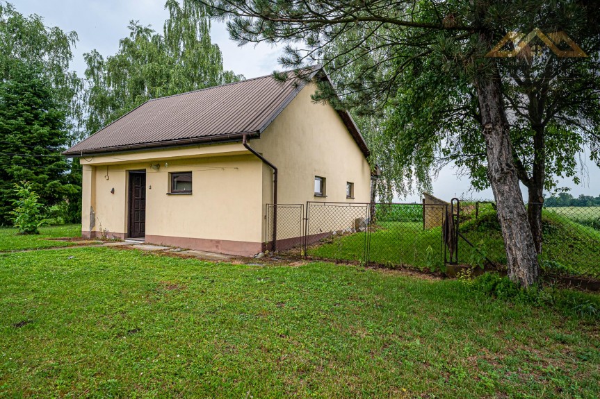 tarnowski, Wietrzychowice, Miechowice Małe, Dom murowany w spokojnym otoczeniu