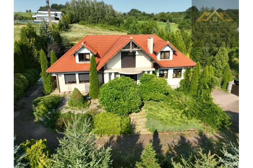 tarnowski, Tuch&oacute;w, Na sprzedaż dom w Tuchowie o pow. 279,35 m2
