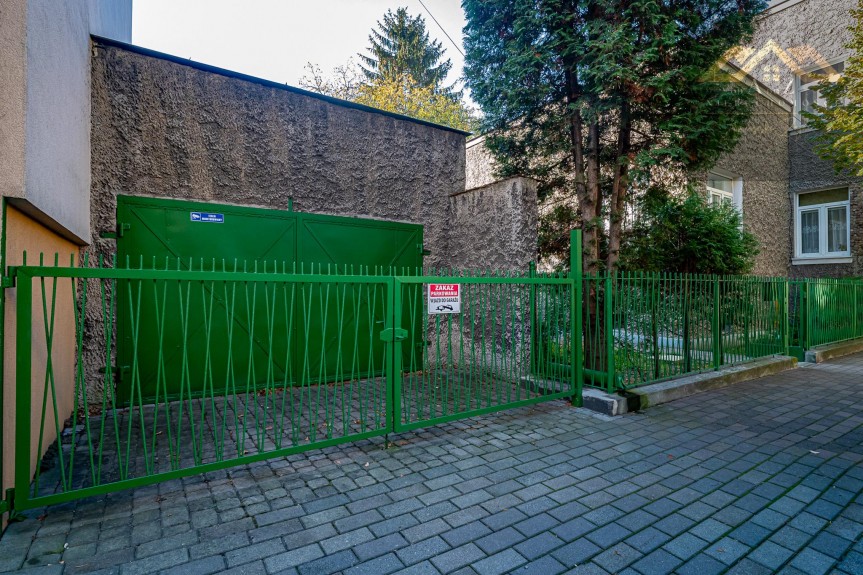 Tarn&oacute;w, Duży dom z potencjałem, w centrum miasta, działka 723m2, garaż